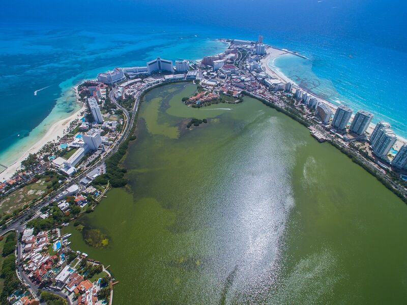 Cancun beach aerial - Luftbild (19853282239)